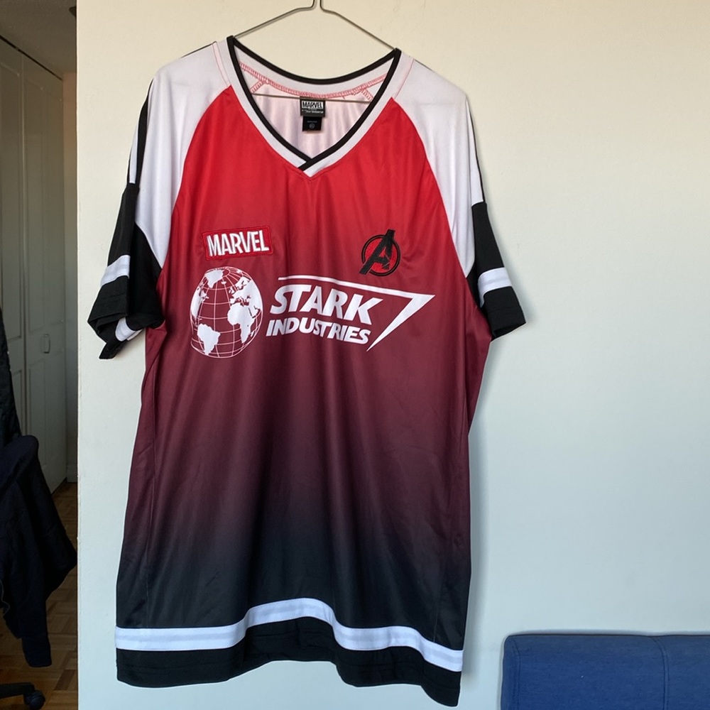 Marvel Jersey Size 2XL - Picture 2 of 9